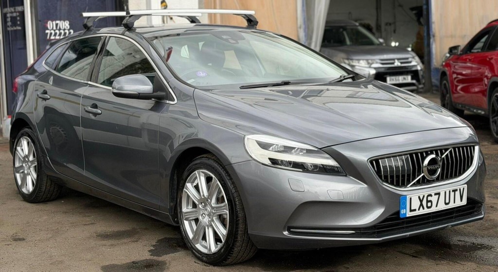 2017 Volvo V40
